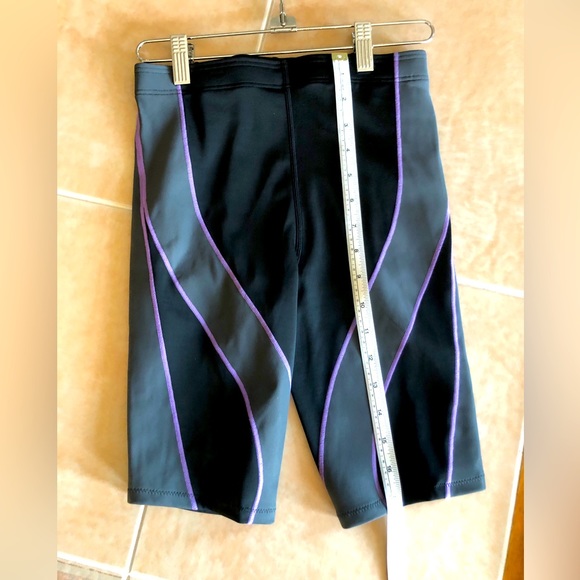 CW-X Ladies Compression Shorts - Picture 2 of 4